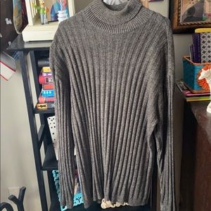 Men’s turtleneck gray sweater. Large.